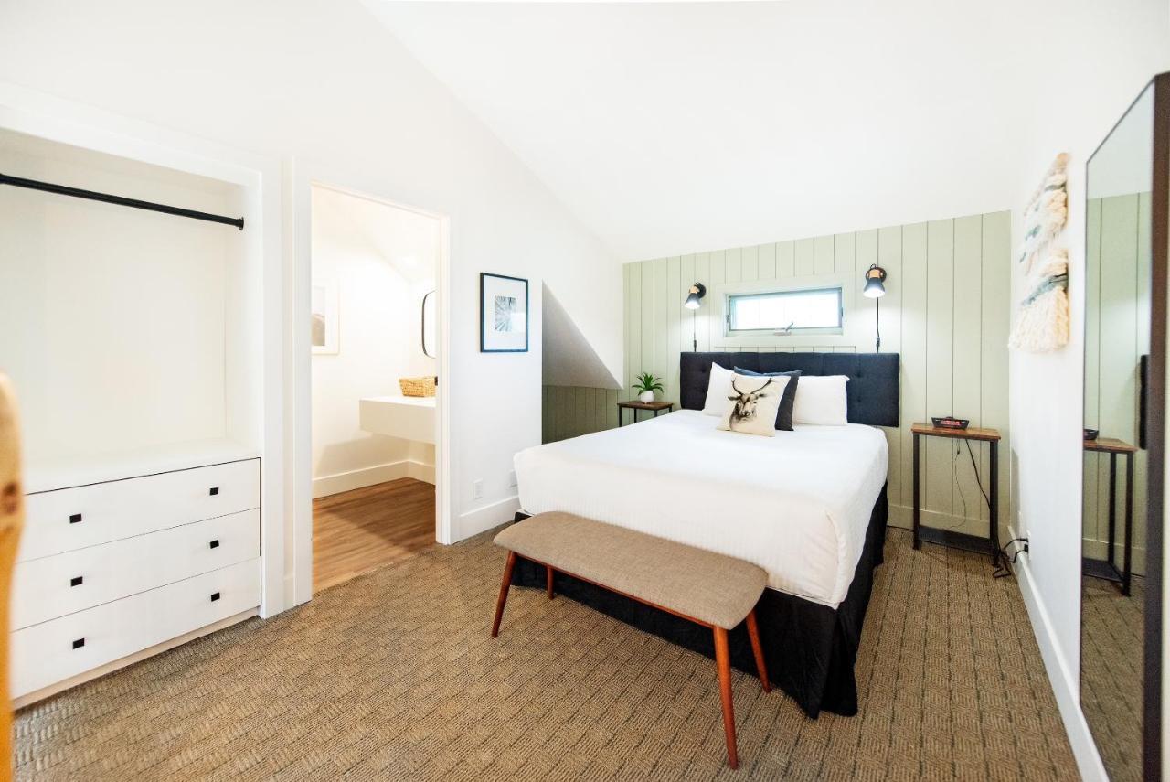 Waterton Glacier Suites Dış mekan fotoğraf