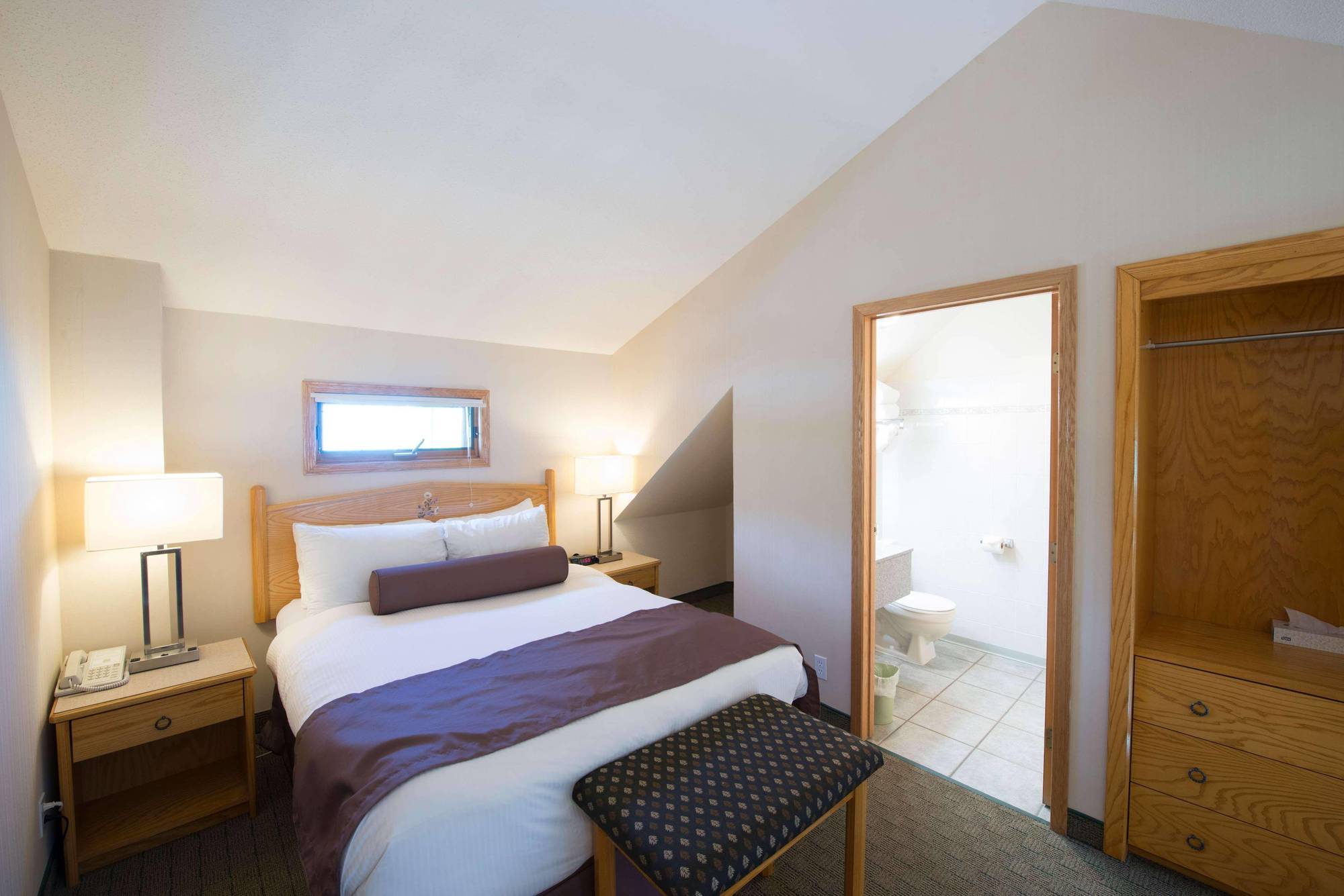 Waterton Glacier Suites Dış mekan fotoğraf